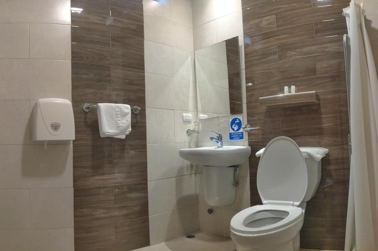 Hotel Cayapas Esmeraldas Bagian luar foto